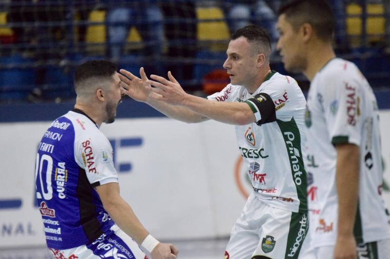 Marreco vence o líder Sorocaba e sobe quatro posições na Liga Nacional de Futsal