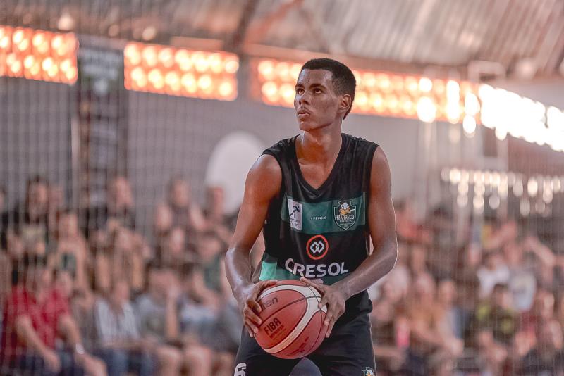 Marreco Basquete recebeu o Clássico das Penas em casa no último fim de semana